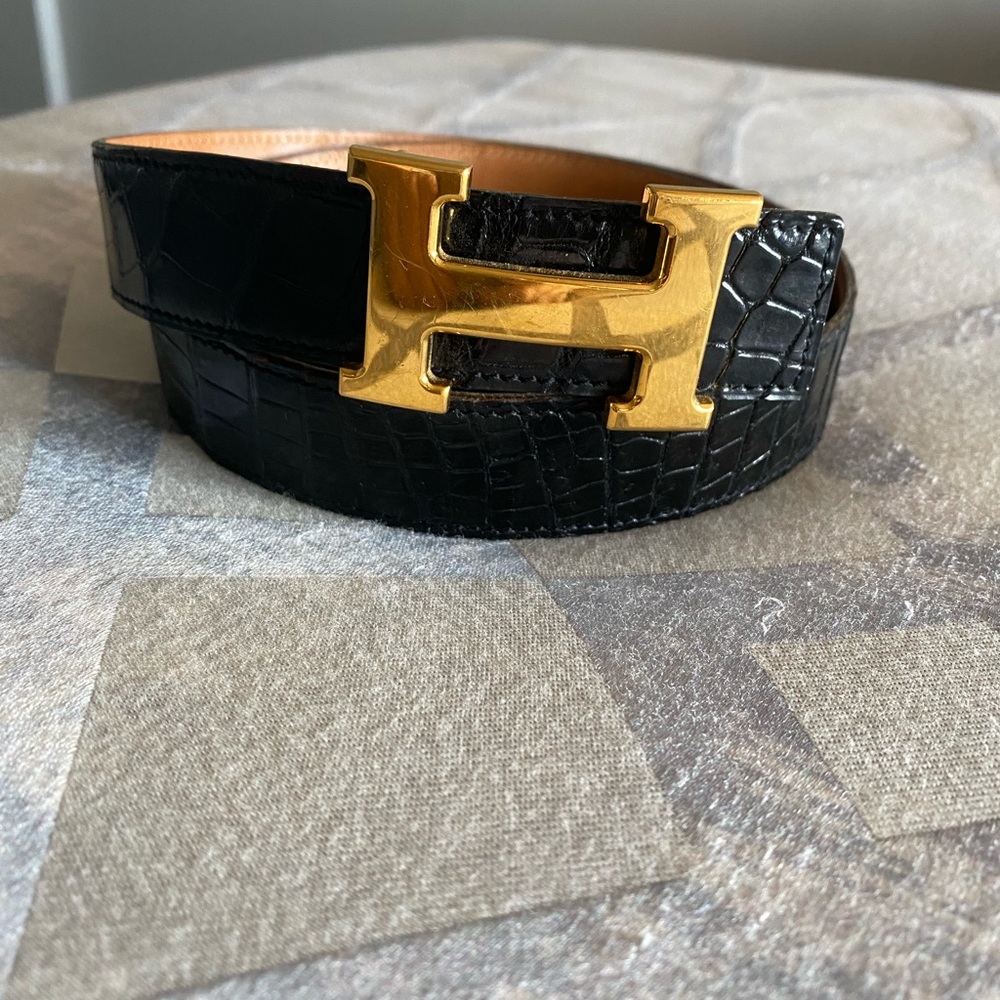 Crocodile Hermes belt in black and gold. 42 inches (can be Mens or womans.